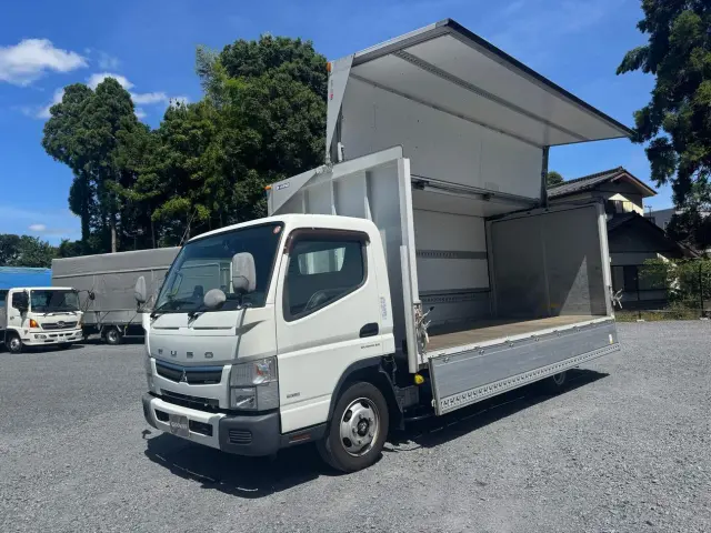 常時100台以上の平ボディー、ダンプ、クレーン、冷凍車、ウイング、バスなどの中古車両を取り扱っており、毎日様々な中古トラックが入庫しています。気になる車両はお早めにご連絡を!|三菱 キャンター TPG-FEB50(2WD)の写真14