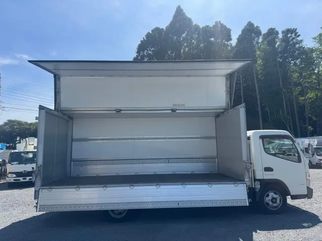 すぐにご来店頂けない場合や遠方にお住まいの方、車両状態の詳細が知りたい方はお気軽にご連絡下さい♪|三菱 キャンター TPG-FEB50(2WD)の写真16