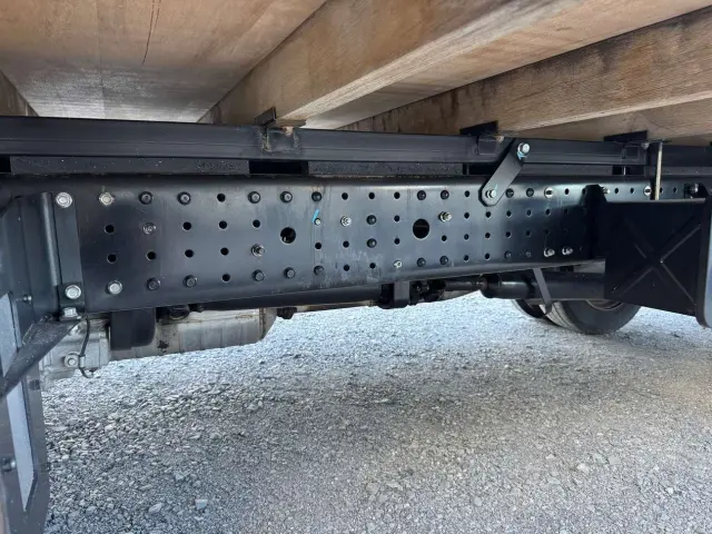 平ボディー、ダンプ、クレーン、冷凍車、ウイングなど各種トラック取り揃えており、毎日様々な中古トラックが入庫しています。|三菱 キャンター TPG-FEB50(2WD)の写真19