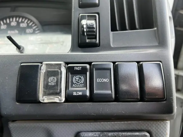 いすゞ エルフ TPG-NJR85AN(2WD)の写真35