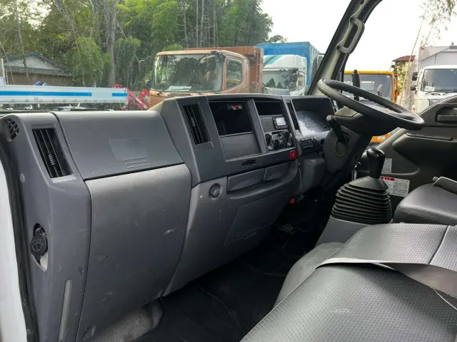 いすゞ エルフ TPG-NJR85AN(2WD)の写真36