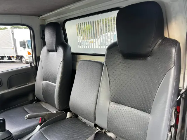 いすゞ エルフ TPG-NJR85AN(2WD)の写真37
