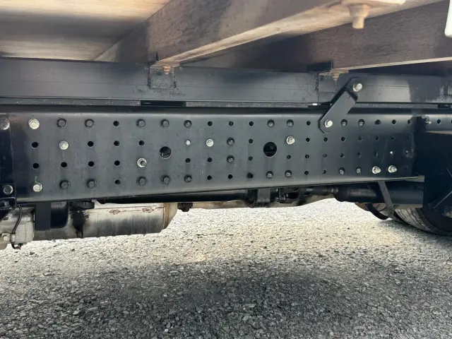 一見しただけでは分からない車両の状態を徹底的に明らかにする入庫検査の技術には、自信があります。|三菱 キャンター 2PG-FEB90(2WD)の写真17
