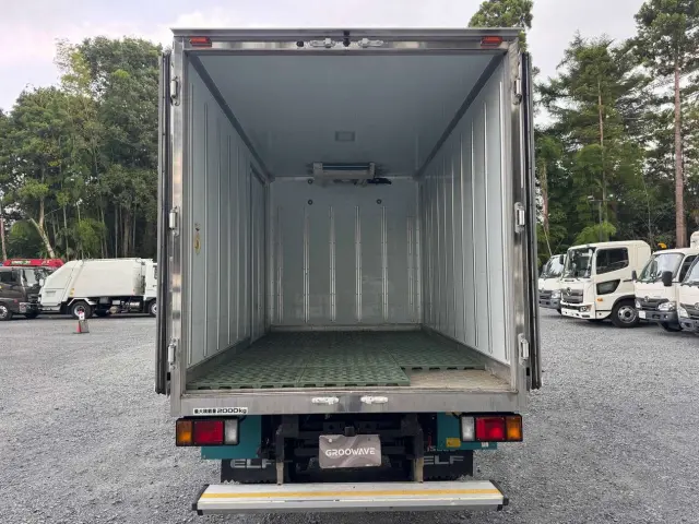 自社で仕入れた在庫を直接お客様に仕入れる体制により、他社様より安くトラックを提供しています。|いすゞ エルフ G-04985(2WD)の写真12