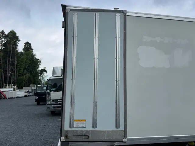 毎日様々な中古トラックが入庫しています。気になる車両はお早めにご連絡を！|いすゞ エルフ G-04985(2WD)の写真19