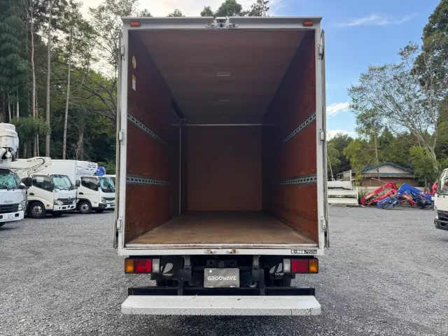 いすゞ エルフ TRG-NMR85AN(2WD)の写真12