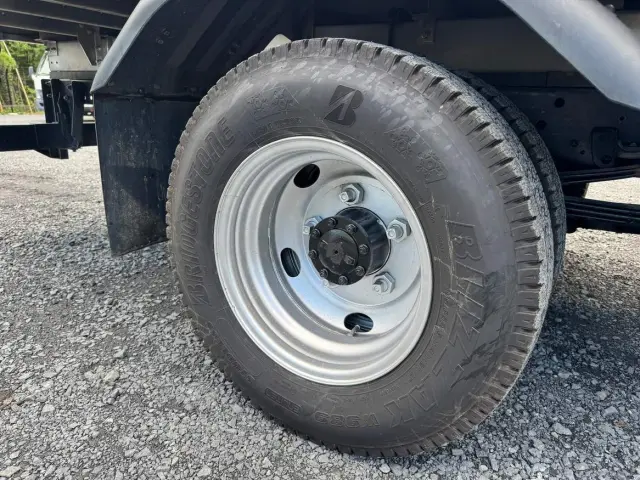 いすゞ エルフ TRG-NMR85AN(2WD)の写真43