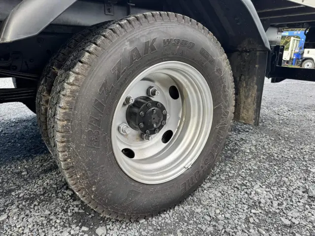 いすゞ エルフ TRG-NMR85AN(2WD)の写真45