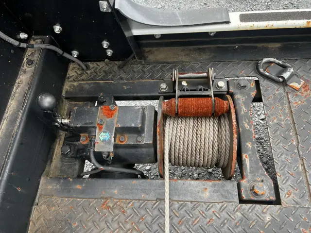 一見しただけでは分からない車両の状態を徹底的に明らかにする入庫検査の技術には、自信があります。|三菱 キャンター TPG-FEB80(2WD)の写真16