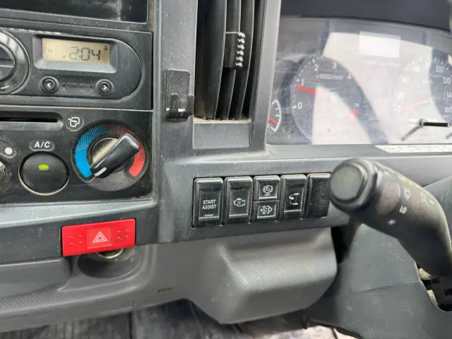 いすゞ エルフ 2RG-NKR88AD(2WD)の写真31