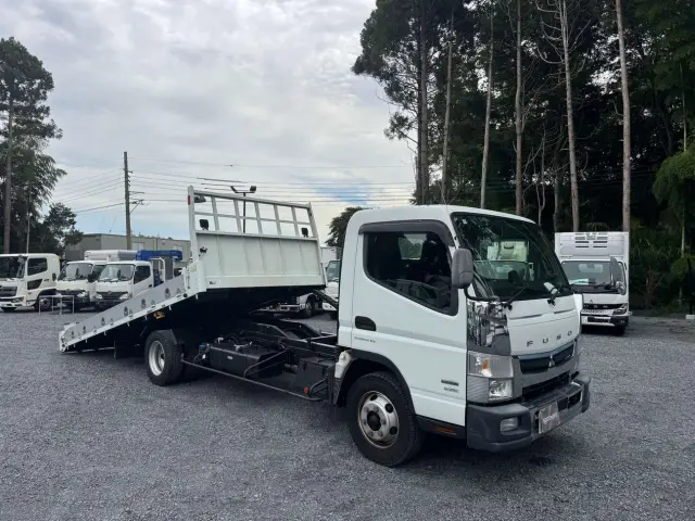 中古トラックの下取りも積極的に行っています。手放す必要があるトラックは、お気軽に査定をご相談ください。|三菱 キャンター 2PG-FEB90(2WD)の写真4