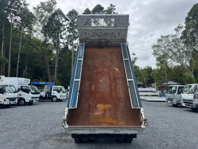 すぐにご来店頂けない場合や遠方にお住まいの方、車両状態の詳細が知りたい方はお気軽にご連絡下さい♪|いすゞ エルフ TPG-NJR85AN(2WD)の写真11