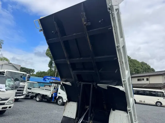 展示場:千葉県佐倉市生谷1136 アクセス:☆東関東自動車道「四街道IC」より車で4分 ☆千葉内陸バス「内黒田入口」停留所下車、徒歩1分|いすゞ エルフ TPG-NJR85AN(2WD)の写真15