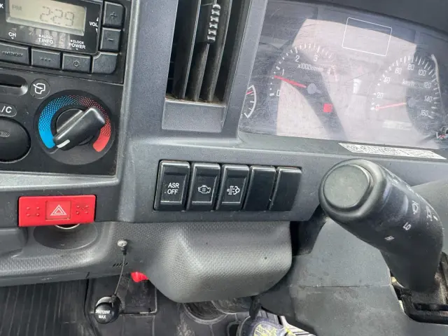 いすゞ エルフ TPG-NJR85AN(2WD)の写真32