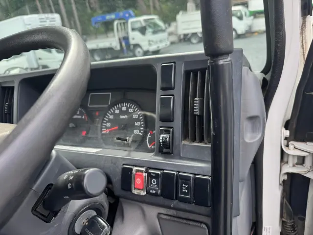 いすゞ エルフ TPG-NJR85AN(2WD)の写真33