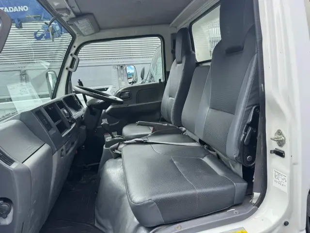 いすゞ エルフ TPG-NJR85AN(2WD)の写真35