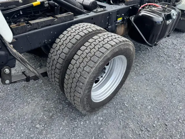 いすゞ エルフ TPG-NJR85AN(2WD)の写真44