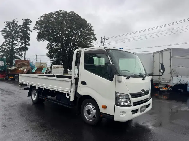 平ボディー、ダンプ、クレーン、冷凍車、ウイングなど各種トラック取り揃えており、毎日様々な中古トラックが入庫しています。|日野 デュトロ TPG-XZU710M(2WD)の写真4
