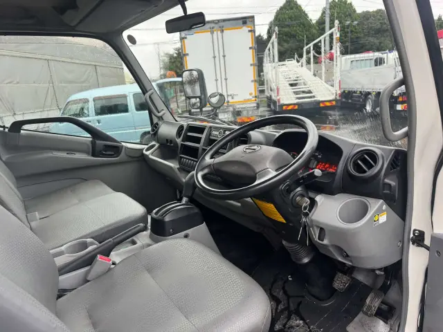 日野 デュトロ TPG-XZU710M(2WD)の写真27