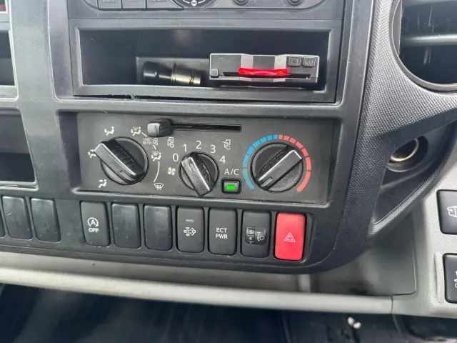 日野 デュトロ TPG-XZU710M(2WD)の写真28