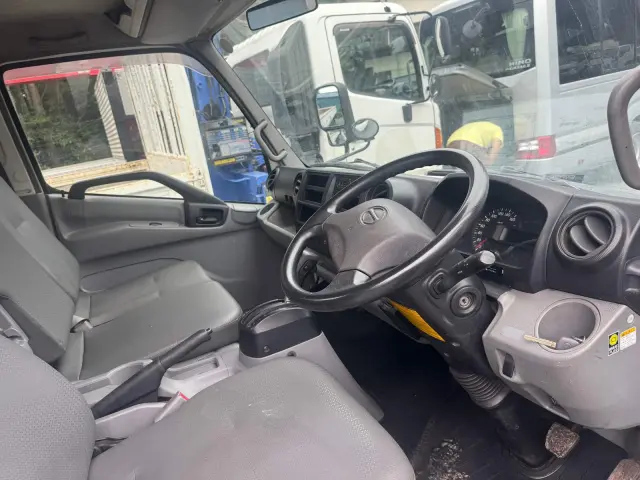 日野 デュトロ TPG-XZU710M(2WD)の写真25