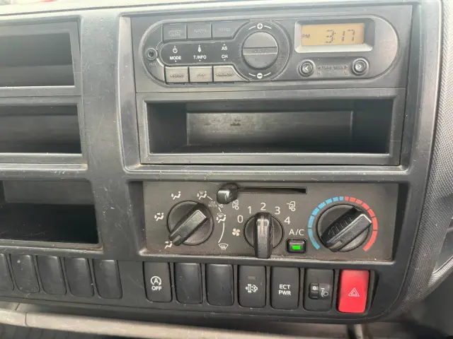 日野 デュトロ TPG-XZU710M(2WD)の写真26