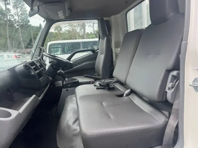 日野 デュトロ TPG-XZU710M(2WD)の写真30