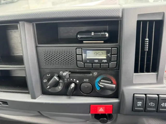 いすゞ エルフ TPG-NKR85AR(2WD)の写真34