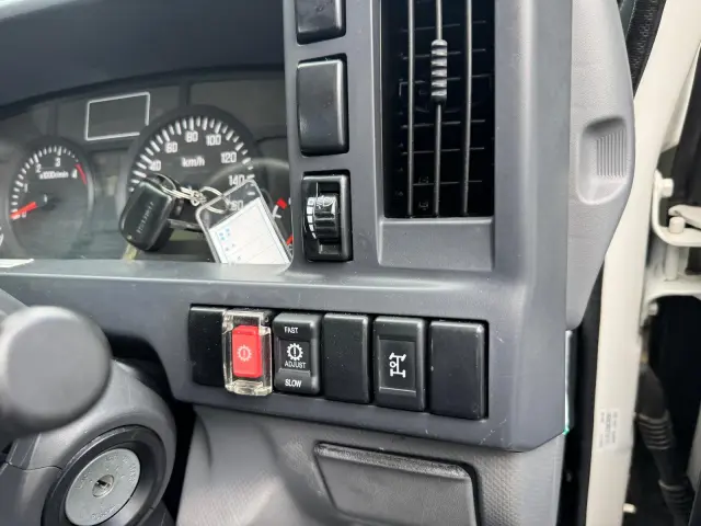いすゞ エルフ TPG-NKR85AR(2WD)の写真37