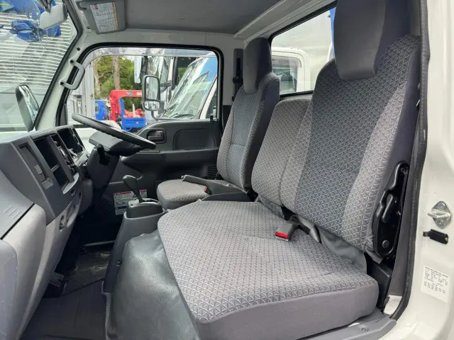 いすゞ エルフ TPG-NKR85AR(2WD)の写真40
