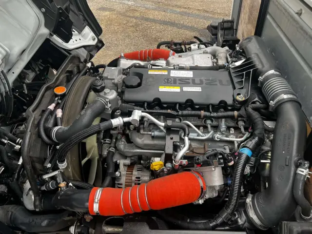 いすゞ エルフ 2RG-NHS88A(4WD)の写真36