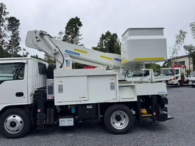 平ボディー、ダンプ、クレーン、冷凍車、ウイングなど各種トラック取り揃えており、毎日様々な中古トラックが入庫しています。|いすゞ エルフ TPG-NKR85AN(2WD)の写真8