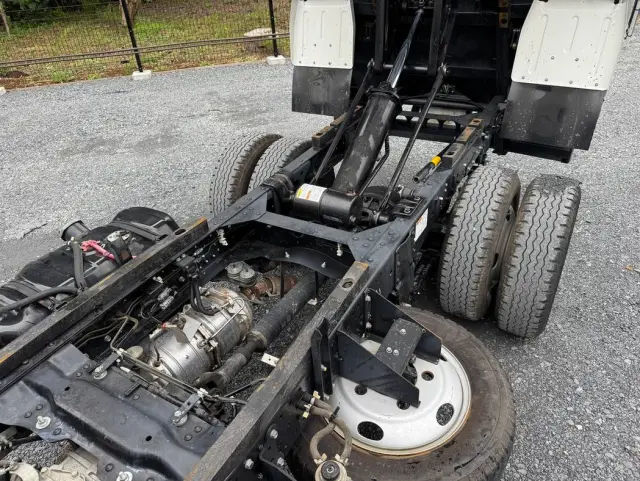 まずは気軽にお問合せ・お見積りお待ちしております。じっくり現車確認して頂けるよう、ご準備を致します!|いすゞ エルフ TPG-NJR85AN(2WD)の写真19