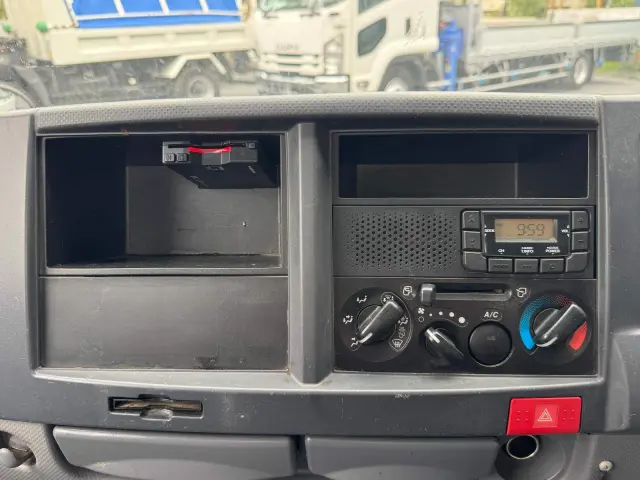 いすゞ エルフ TPG-NJR85AN(2WD)の写真34