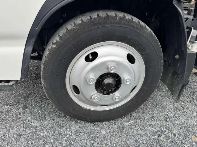いすゞ エルフ TPG-NJR85AN(2WD)の写真49