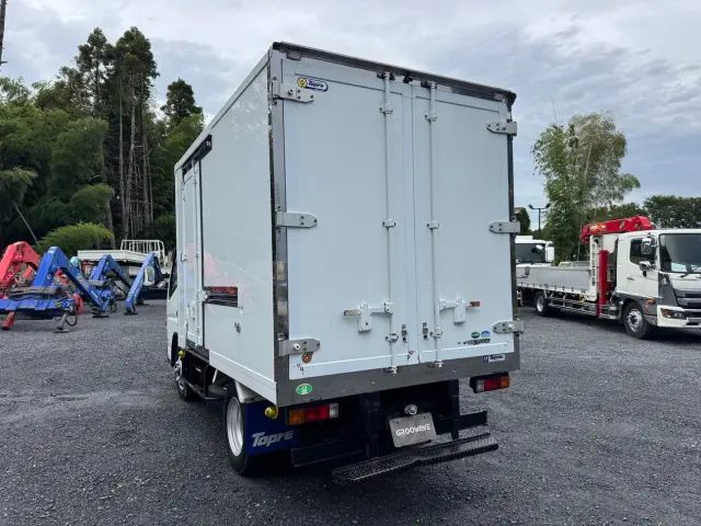 中古トラックの下取りも積極的に行っています。手放す必要があるトラックは、お気軽に査定をご相談ください。|三菱 キャンター TPG-FBA50(2WD)の写真6