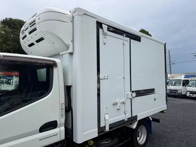 平ボディー、ダンプ、クレーン、冷凍車、ウイングなど各種トラック取り揃えており、毎日様々な中古トラックが入庫しています。|三菱 キャンター TPG-FBA50(2WD)の写真9