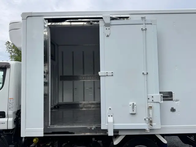 まずは気軽にお問合せ・お見積りお待ちしております。じっくり現車確認して頂けるよう、ご準備を致します!|三菱 キャンター TPG-FBA50(2WD)の写真10