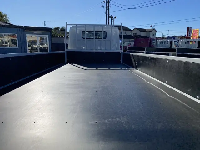 三菱 キャンター 2PG-FEB90(2WD)の写真9