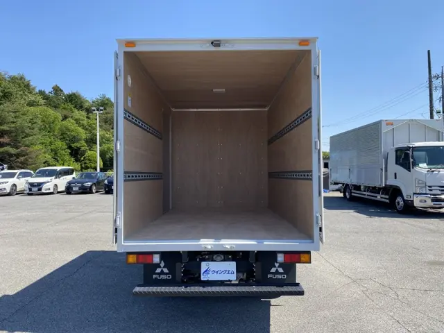 三菱 キャンター 2RG-FBA20(2WD)の写真9