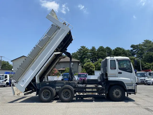 いすゞ ギガ QKG-CXZ77AT(未入力/関係無)の写真5