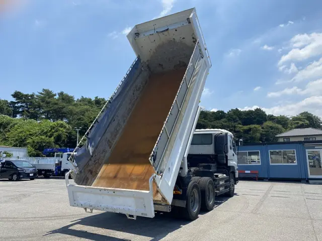 いすゞ ギガ QKG-CXZ77AT(未入力/関係無)の写真6