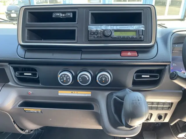 三菱 キャンター 2PG-FEB90(2WD)の写真15