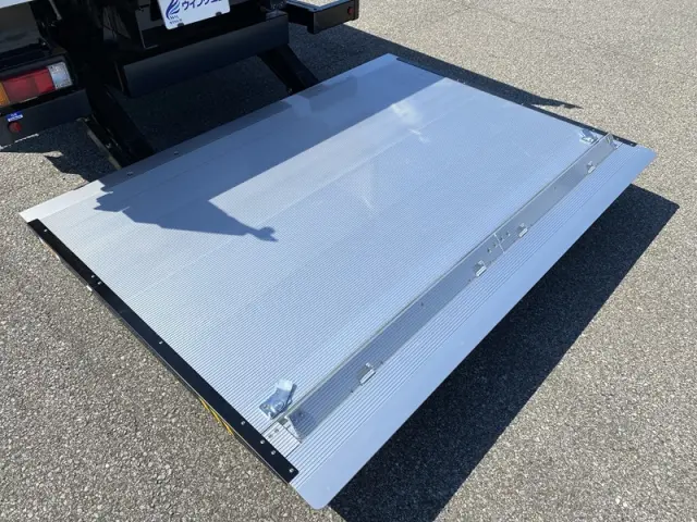 三菱 キャンター 2PG-FEB80(2WD)の写真13