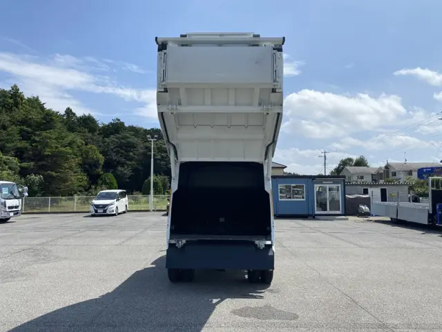 三菱 キャンター 2RG-FEAV0(2WD)の写真8