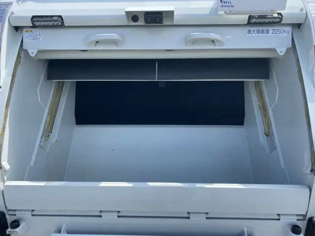 三菱 キャンター 2RG-FEAV0(2WD)の写真13