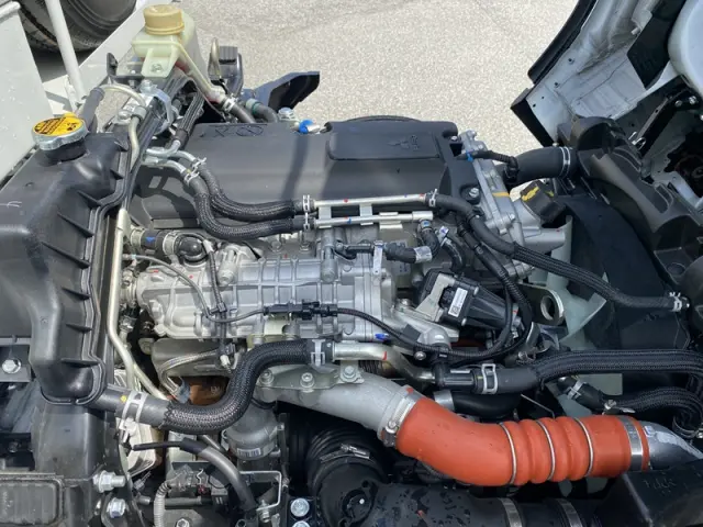 三菱 キャンター 2RG-FEAV0(2WD)の写真15