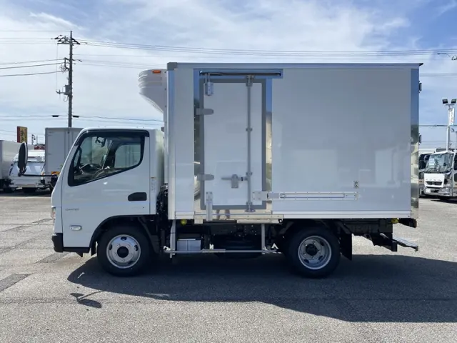 三菱 キャンター 2RG-FBAV0(2WD)の写真4