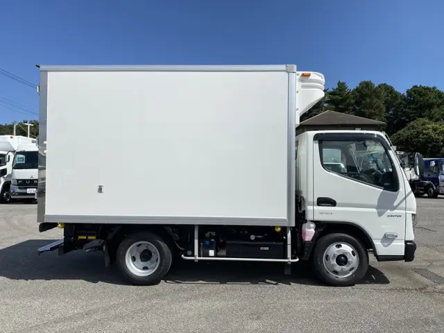 三菱 キャンター 2RG-FBAV0(2WD)の写真5