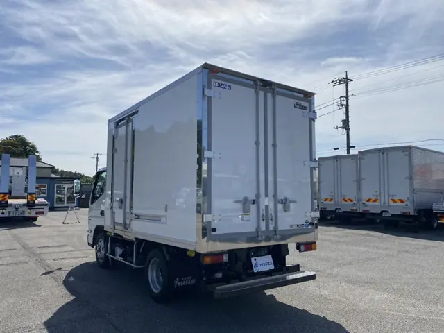 三菱 キャンター 2RG-FBAV0(2WD)の写真7